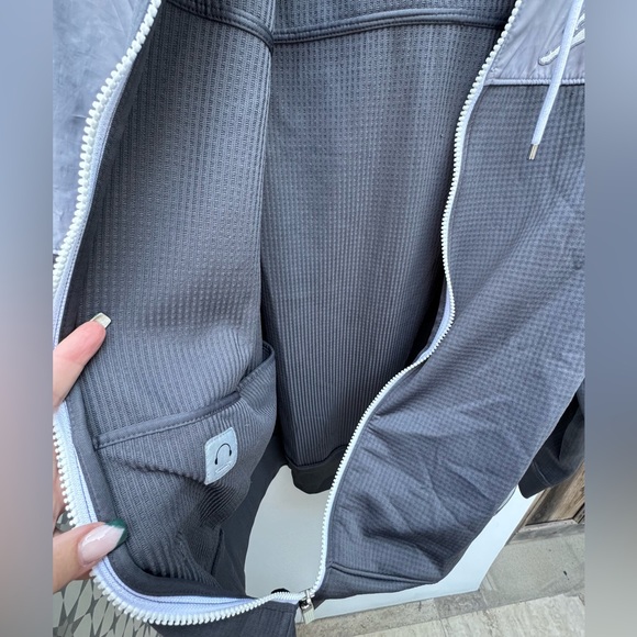 Michael Jordan Men’s Hooded Zip Up Lined Windbreaker - Gray; Size XL - Picture 7 of 13